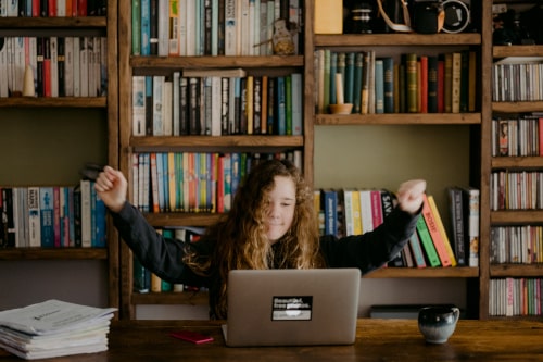 Picture of a woman learning JavaScript